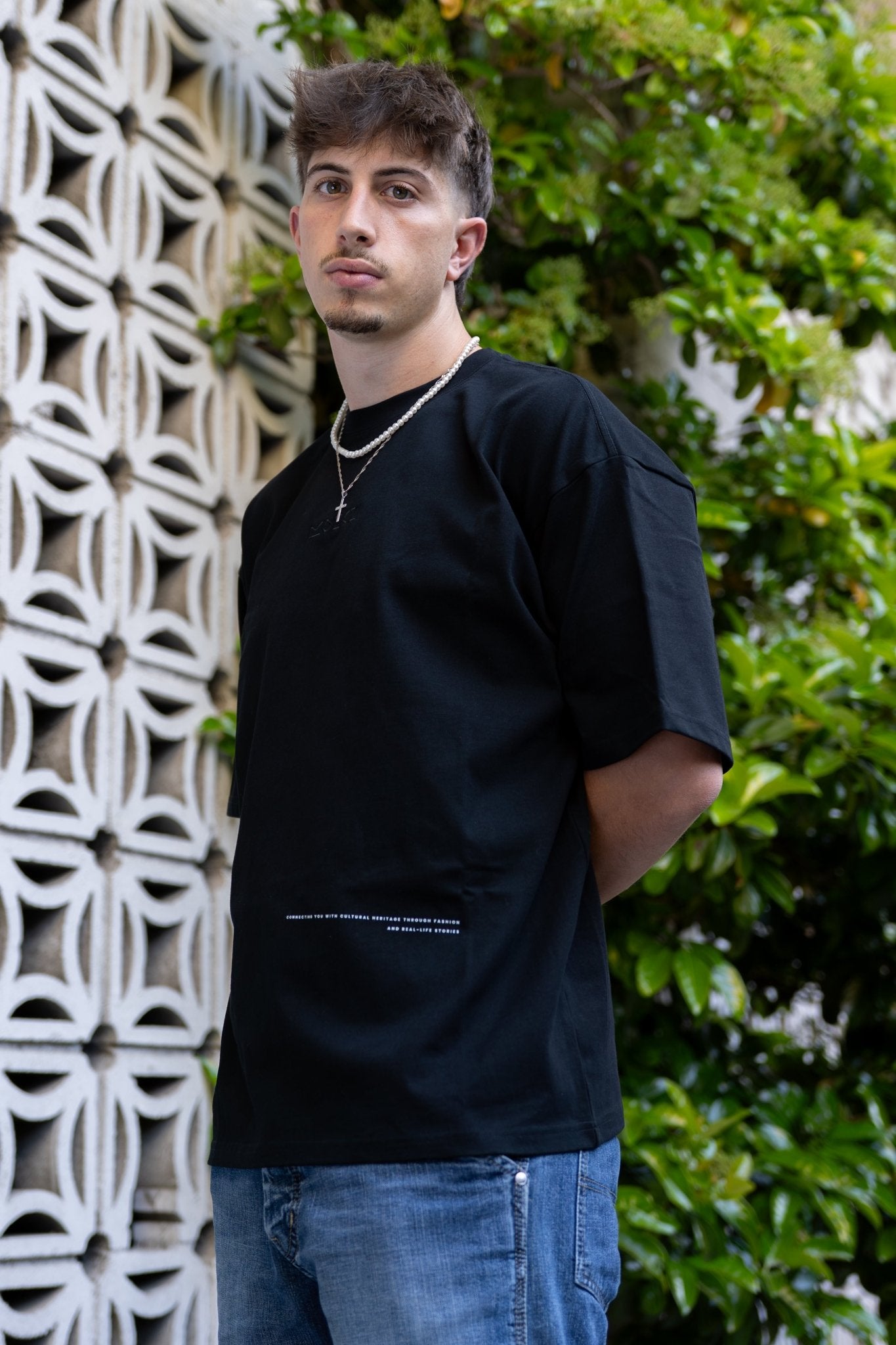 Essential Black 2 - Romani Culturewear