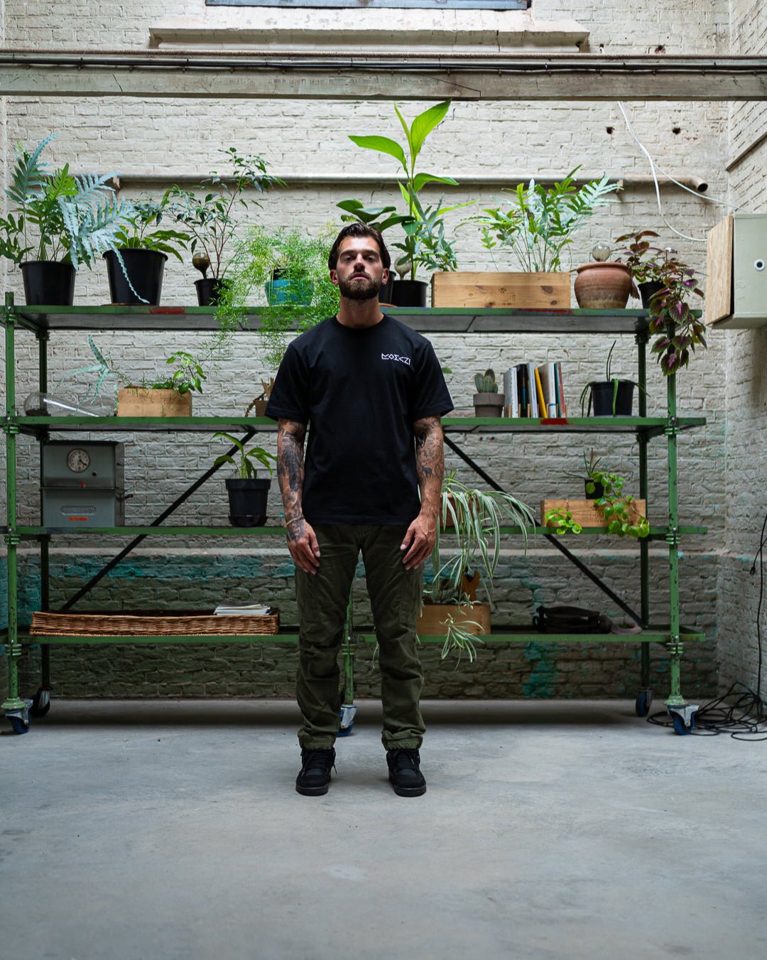 Essential: Black - Romani Culturewear