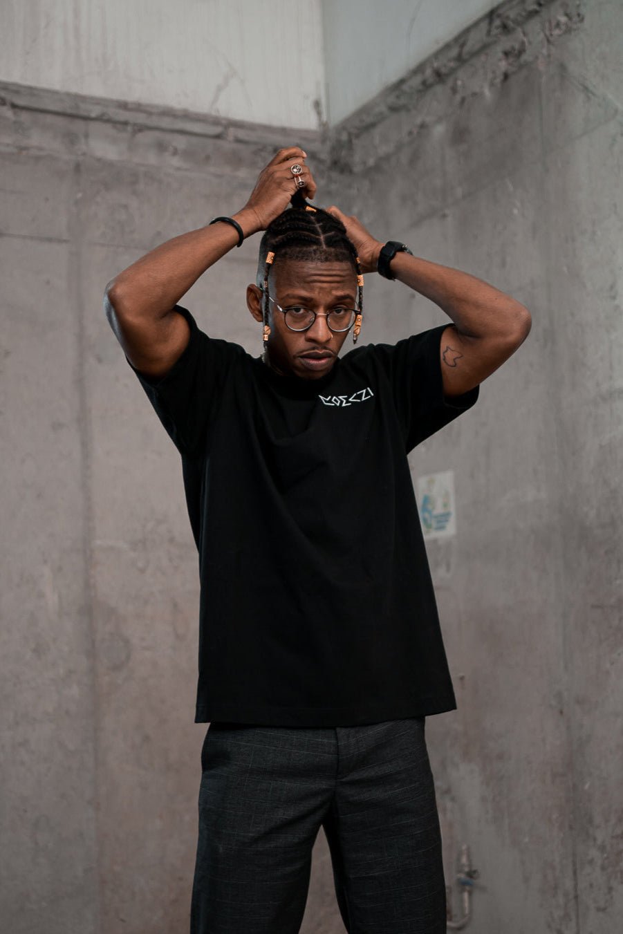 Essential: Black - Romani Culturewear